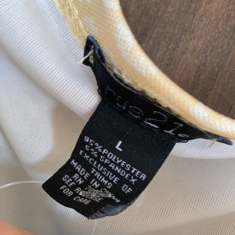 3/$12 Rue21 top Yellow w white floral print cinch front detail boho top casual - Picture 11 of 15